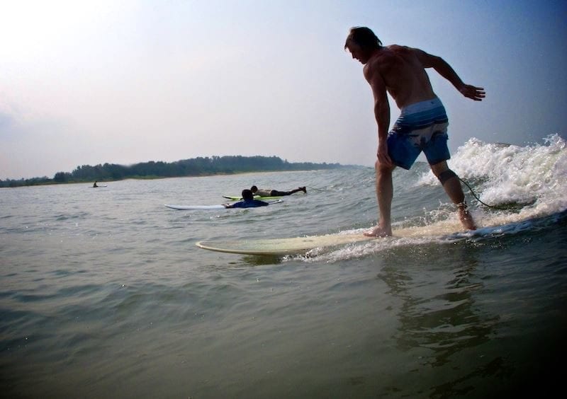 Jonty Rhodes surfing in mulki jonty-rides-the-waves-at-mulki-1-4862383